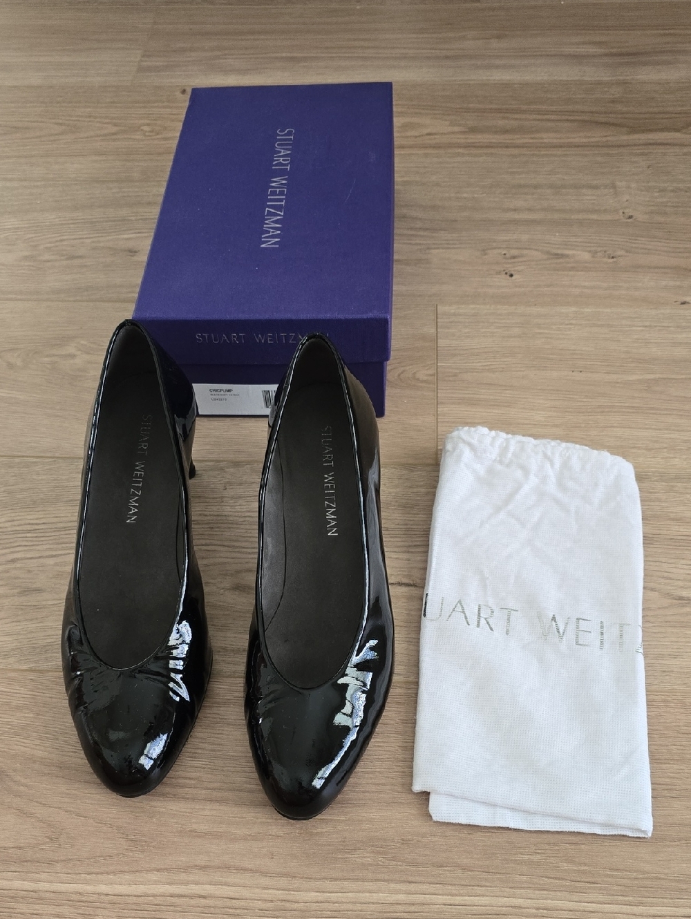 Stuart Weitzman Chic Pumps - 9W - Picture 2 of 7